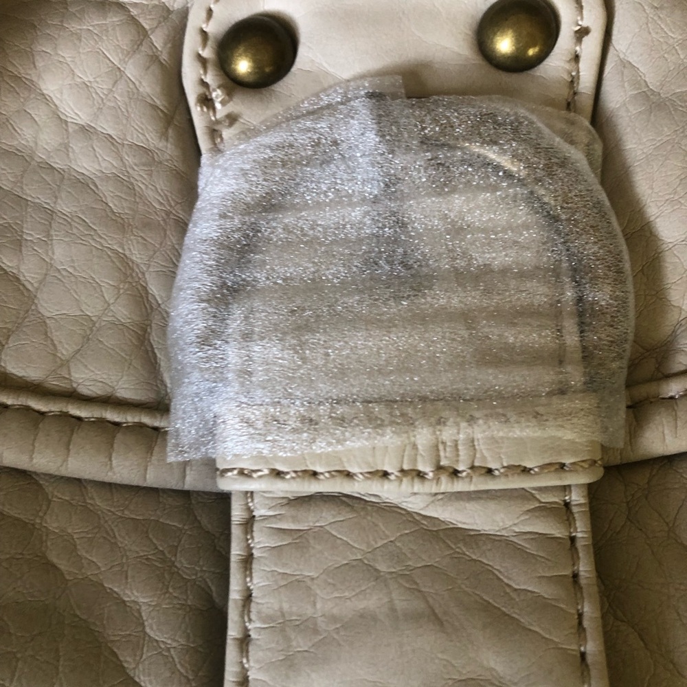 Elegant Vegan Leather Women's Crossbody Bag 👜 Color Taupe Adjustable Strap - Picture 11 of 14